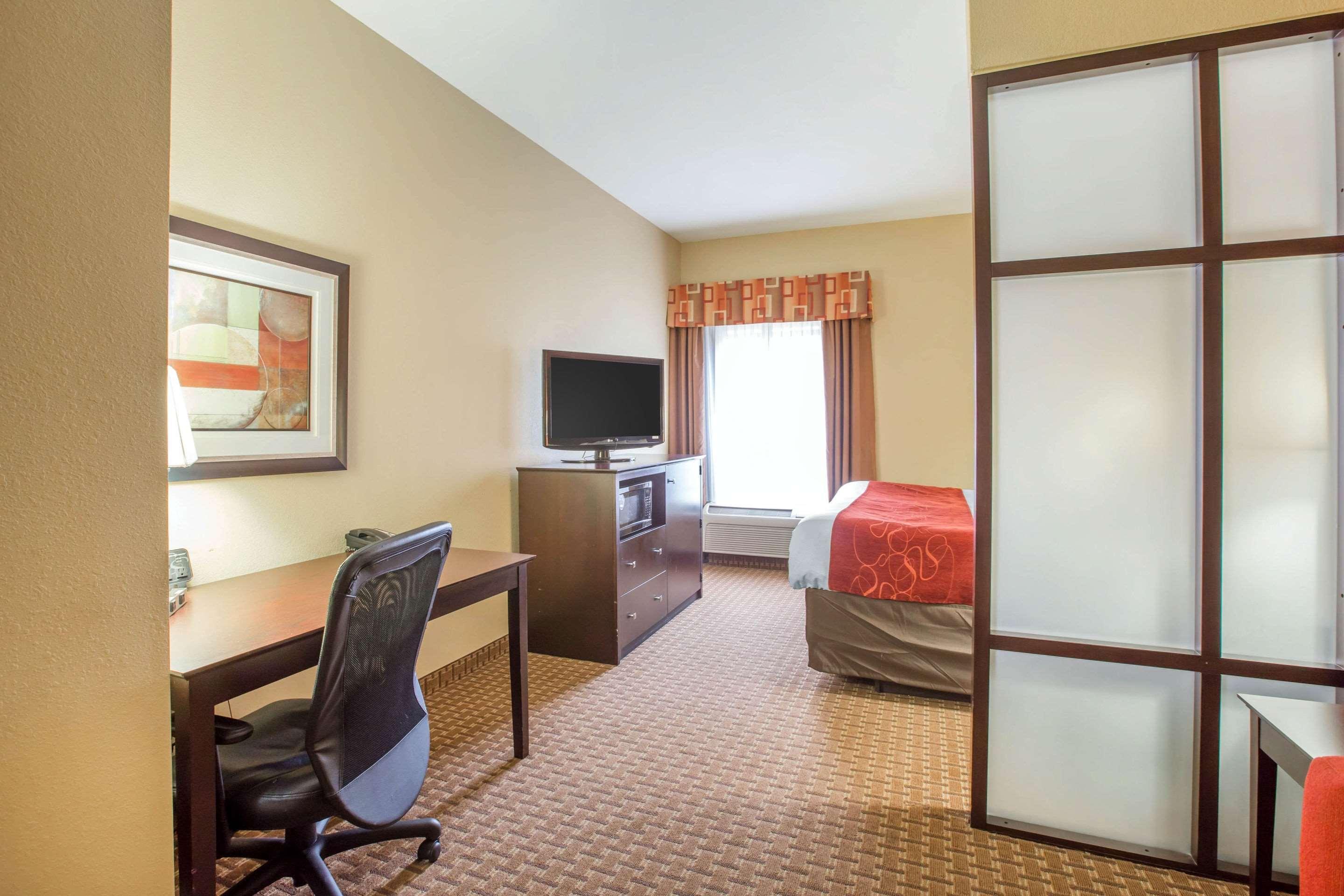Comfort Suites Golden Isles Gateway Brunswick Exterior photo