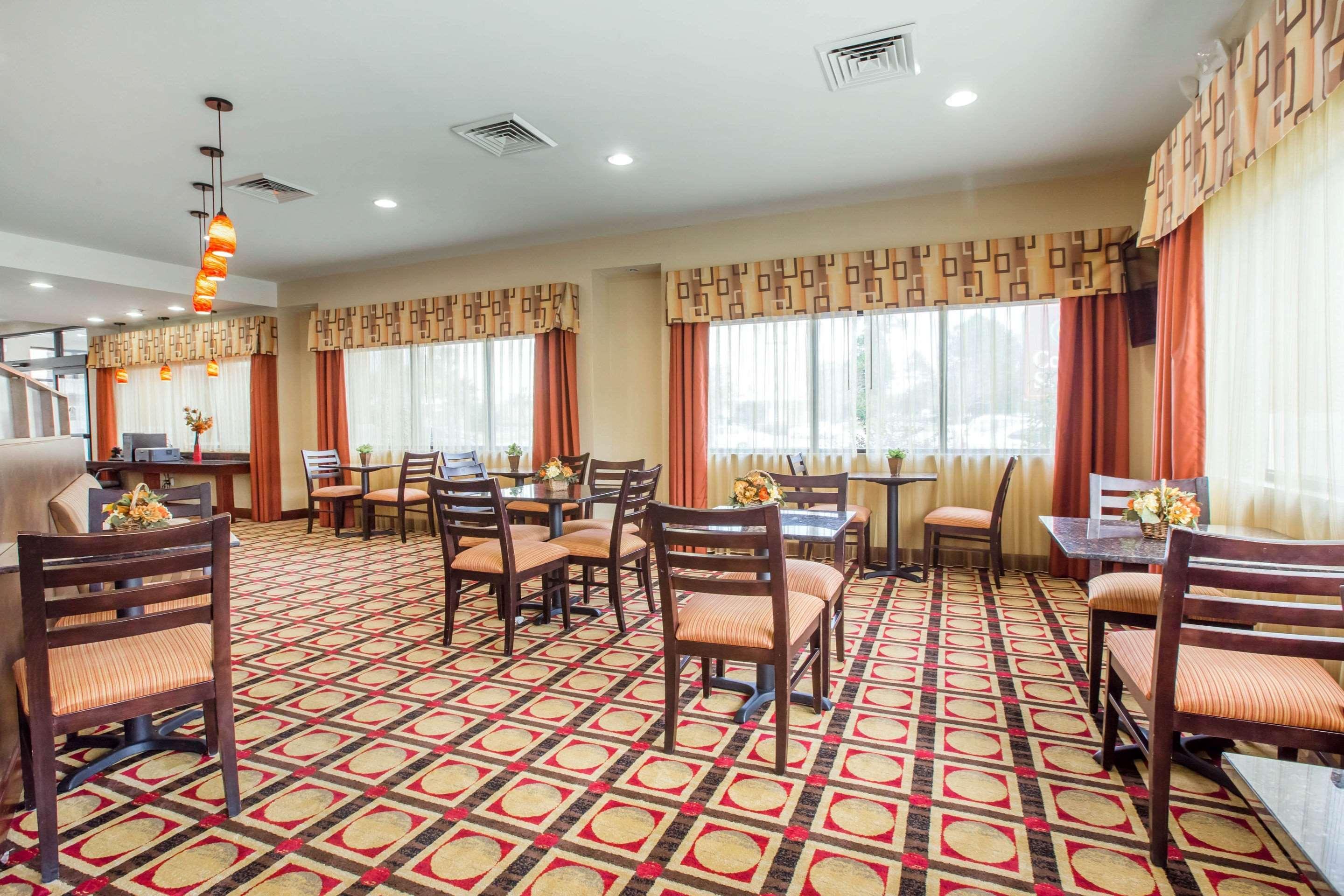 Comfort Suites Golden Isles Gateway Brunswick Exterior photo